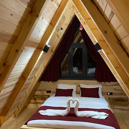 Lodge Voya *